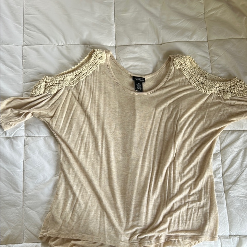 Rue21 Cream 3/4 Sleeve Cut Out Blouse